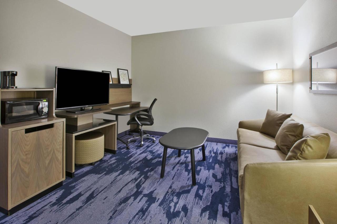 Fairfield Inn & Suites By Marriott Milwaukee Downtown Exterior foto