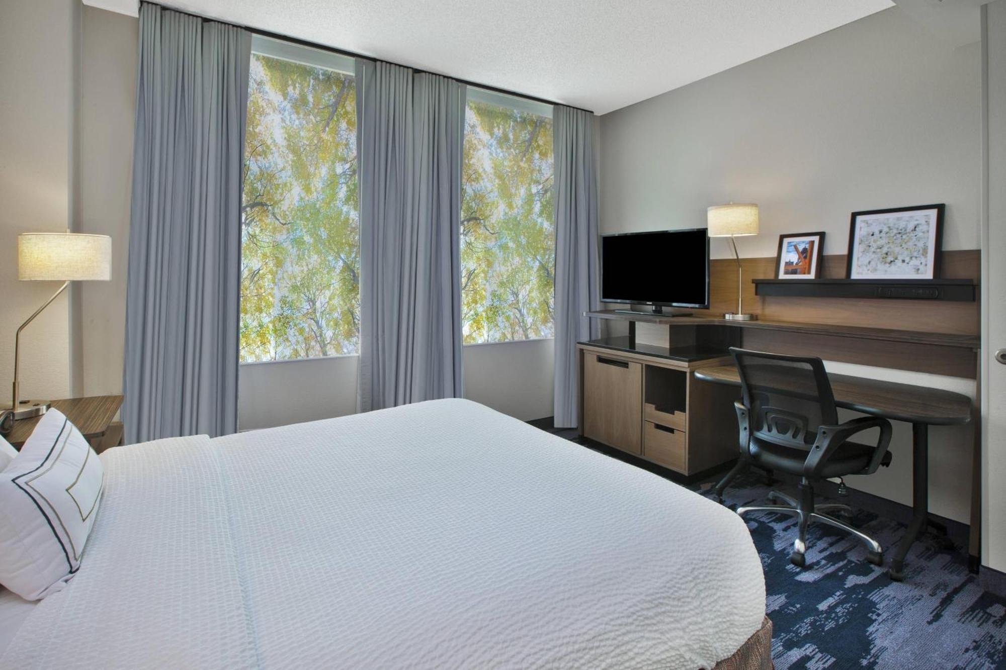 Fairfield Inn & Suites By Marriott Milwaukee Downtown Exterior foto
