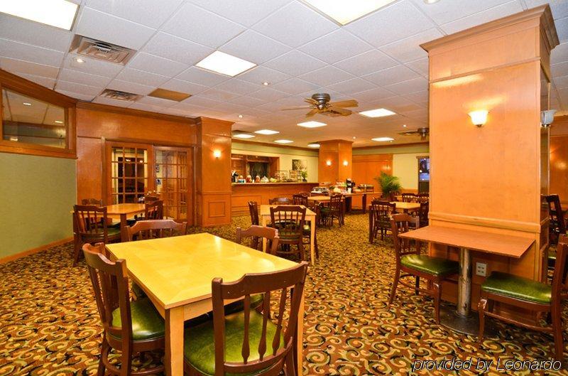 Fairfield Inn & Suites By Marriott Milwaukee Downtown Restaurante foto